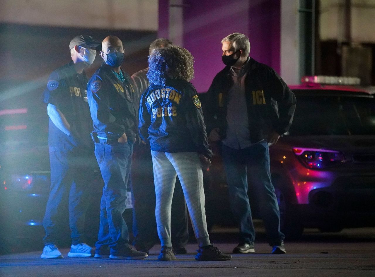 Police 3 dead, 1 critically hurt in Houston club shooting