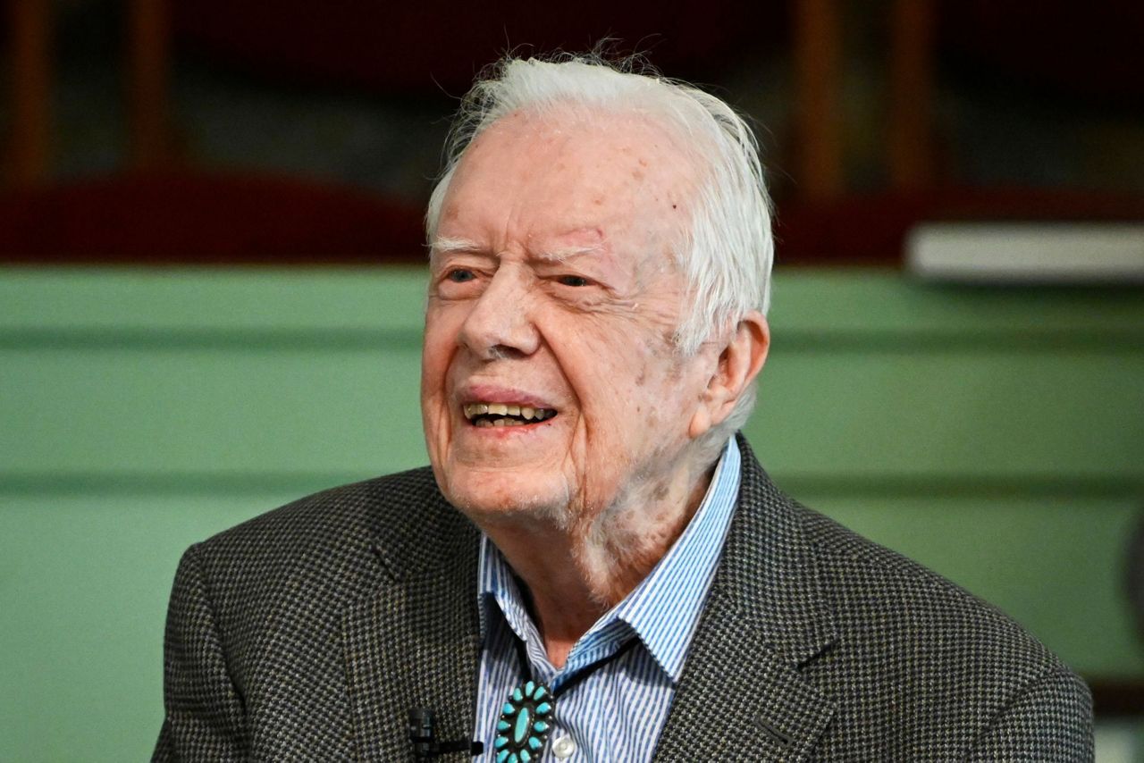Former President Jimmy Carter enters hospital for surgery