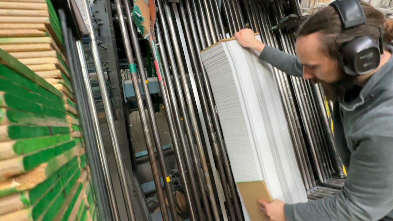 Now Hiring Lakeside Book Co. looks to fill positions