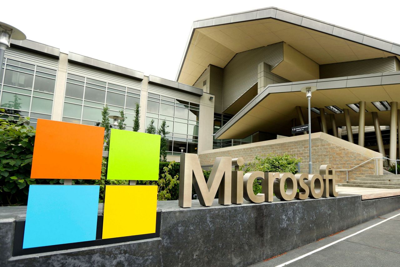 Microsoft to start bringing workers back to headquarters