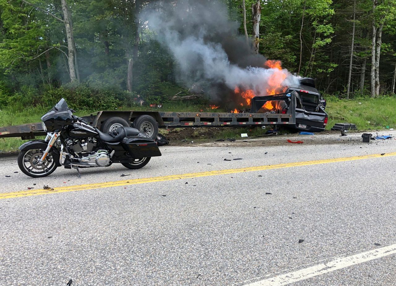 7 dead, 3 hurt in fiery crash between truck, motorcycles