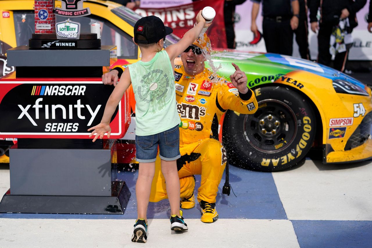 Kyle Busch races to 100th Xfinity win in return to Nashville