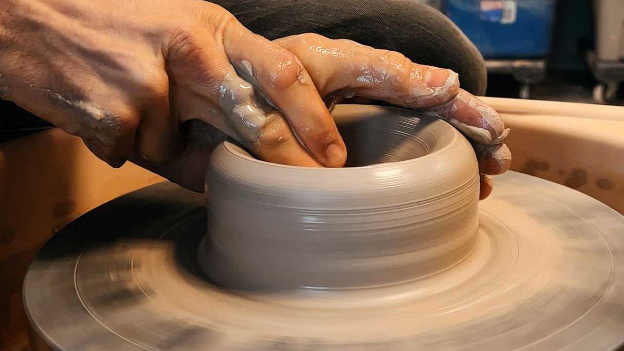 Wisconsin pottery business thriving despite rising costs
