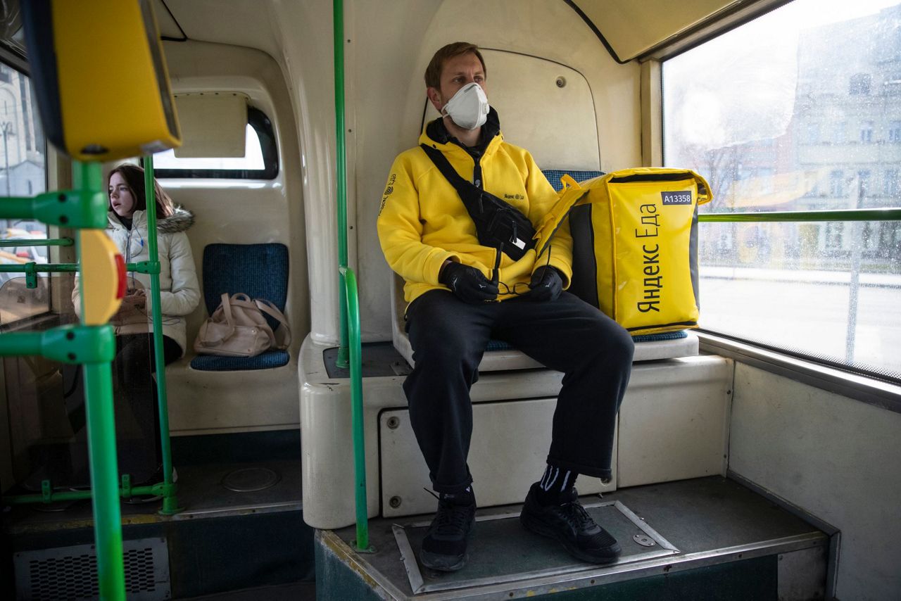Moscow businessman tries life as deliveryman during pandemic