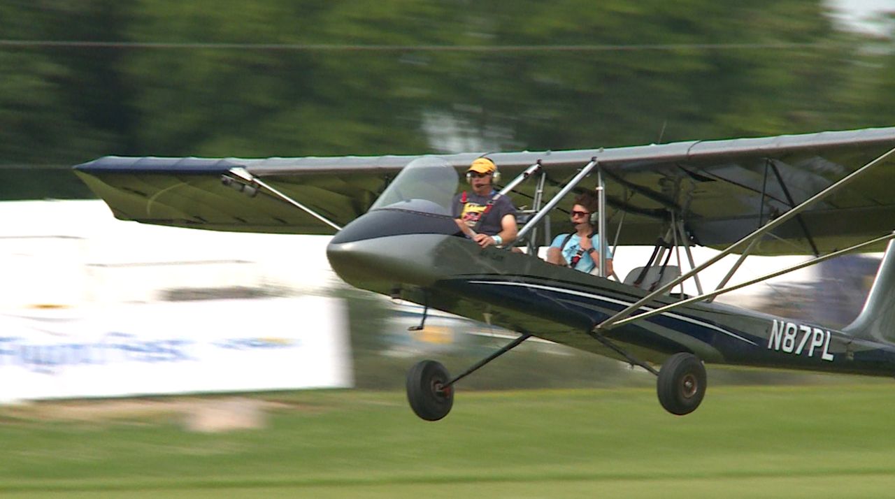 EAA Airventure Ultralight flyers take to the sky