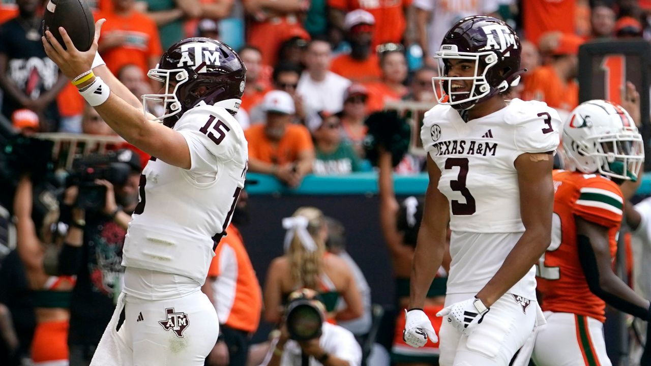 Van Dykes throws 5 TD passes in Miami's win over Texas A&M