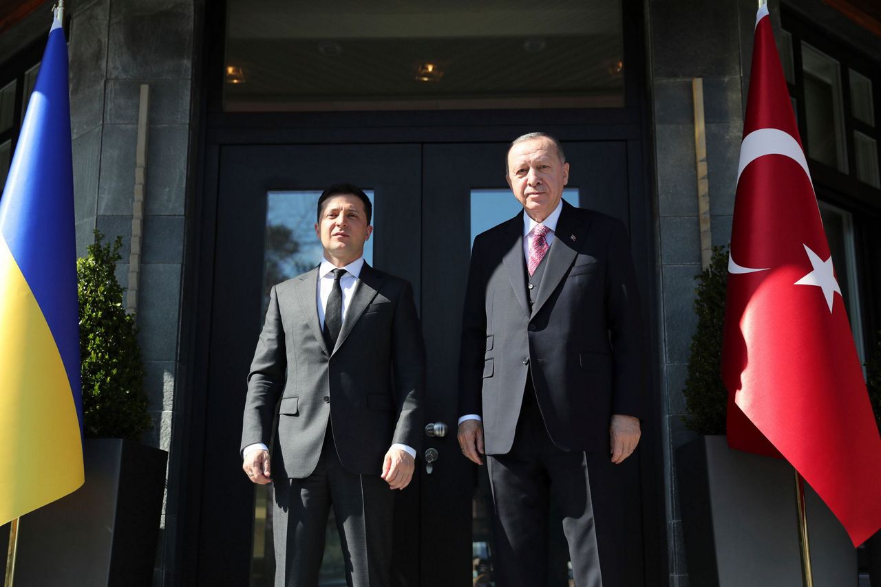 Ukraine, Turkey leaders meet in Istanbul