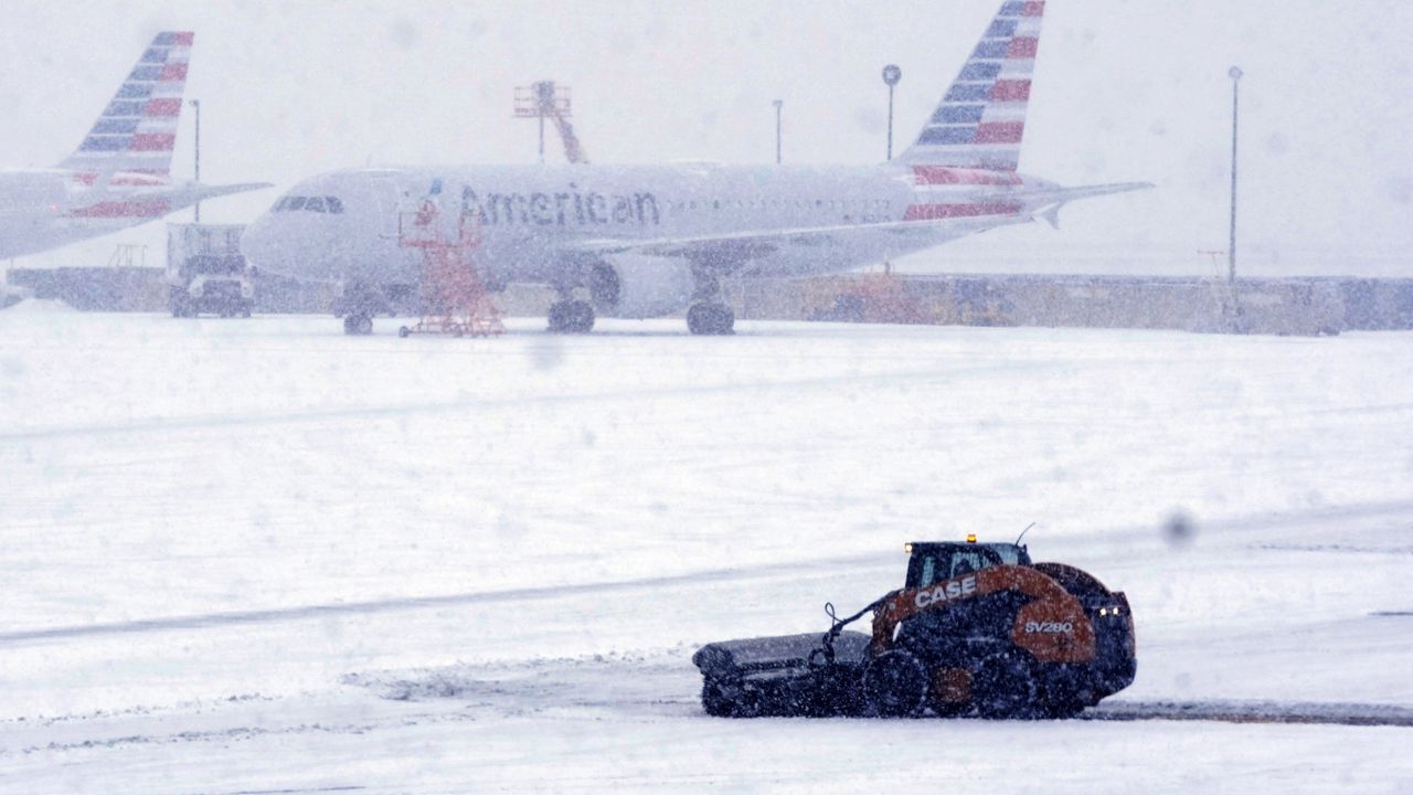 Nearly 5,000 flights canceled amid new winter storm