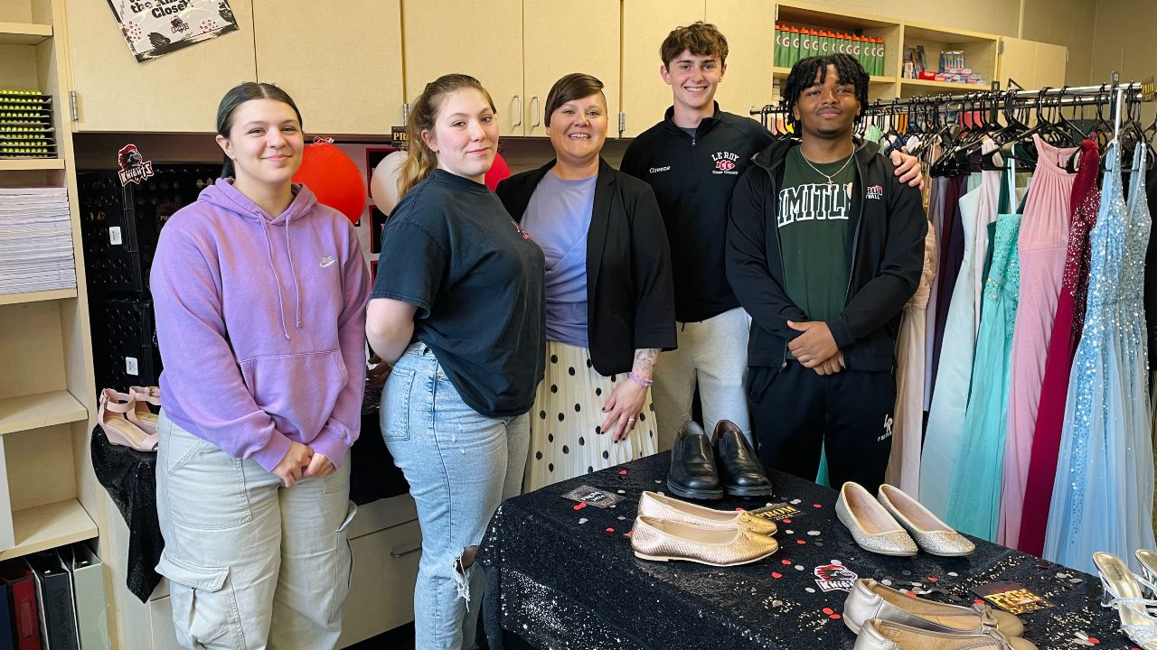 Le Roy High School offers free formal attire for prom