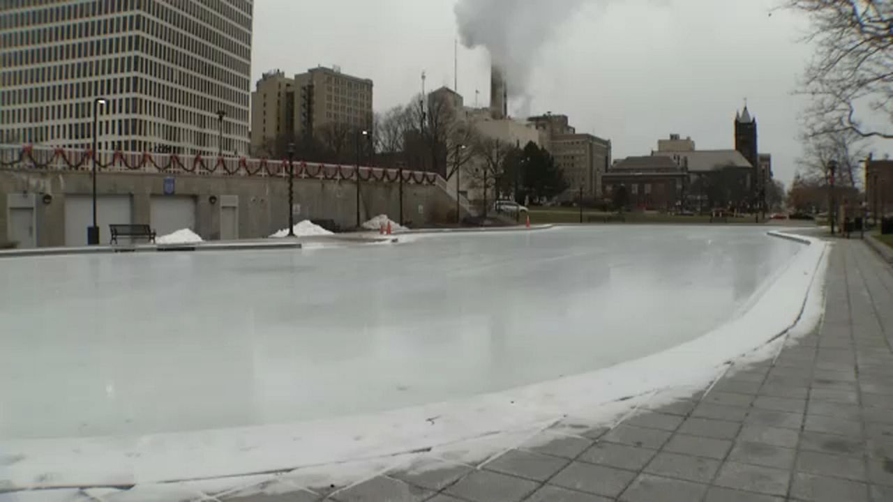 Public Ice Skating Returns to Rochester