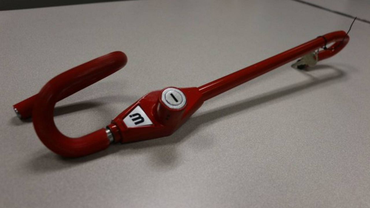 Clearwater Police, Hyundai offers free steering wheel locks