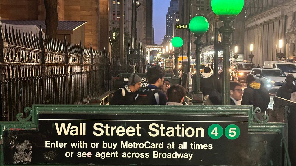 Wall Street ticks higher on Google profits