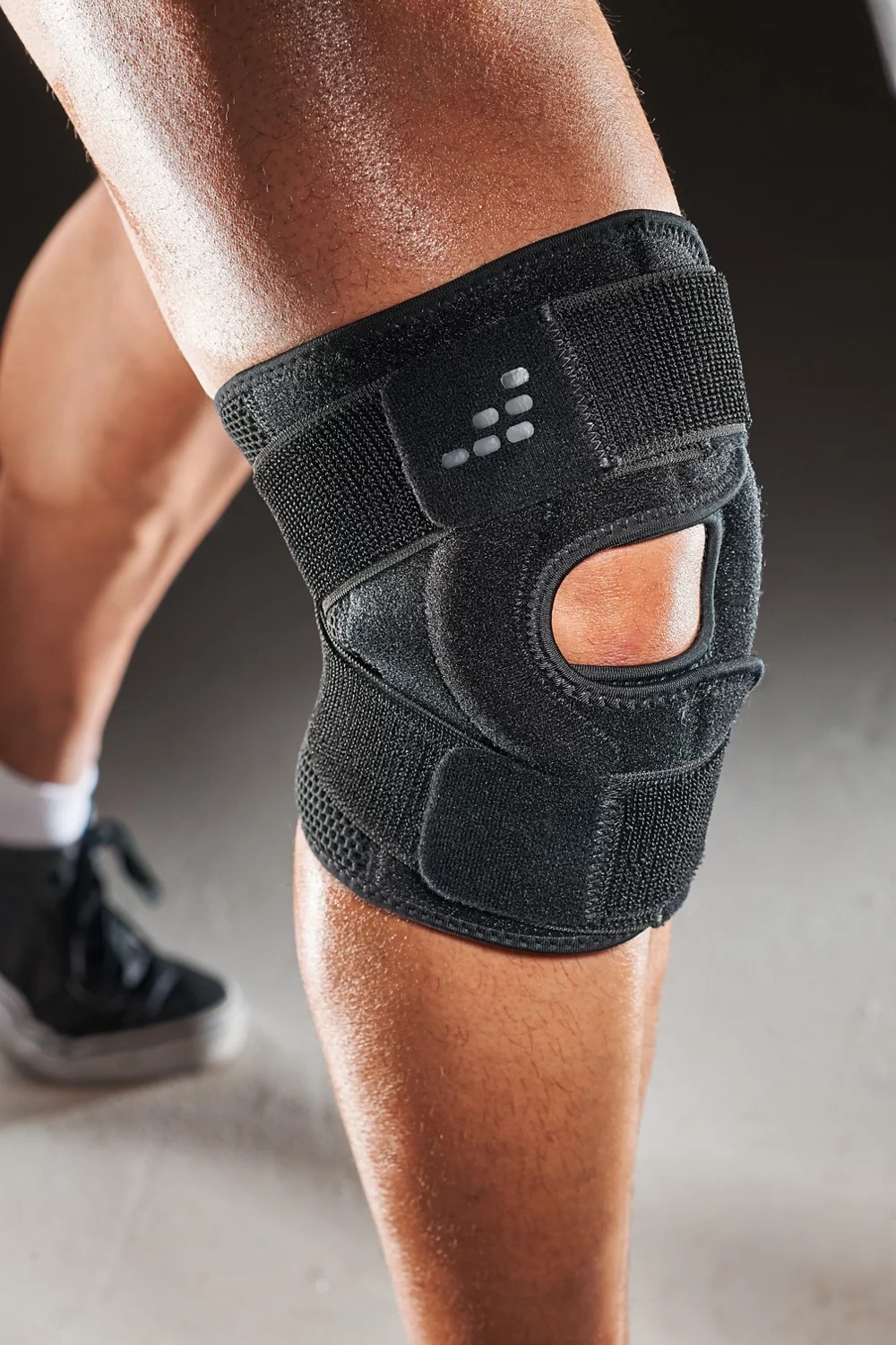 BCG Adjustable Knee Brace Academy