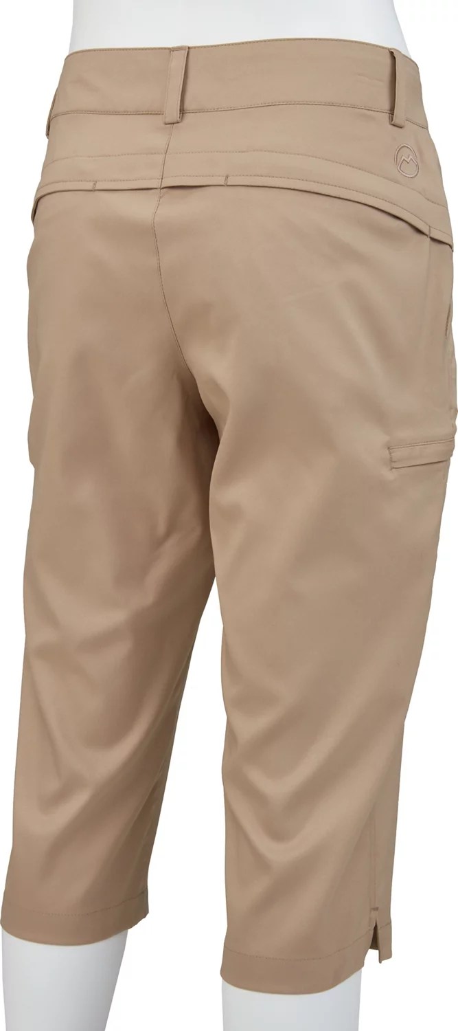 Magellan Outdoors Women's Fish Gear Falcon Lake Capri Pant Academy