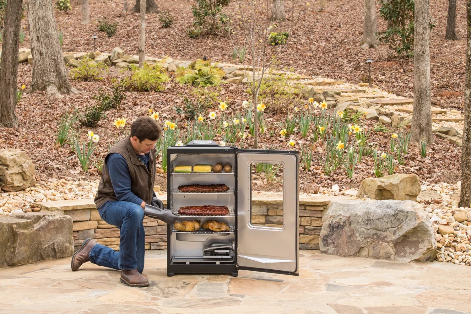 Masterbuilt MES 140G Bluetooth Digital Electric Smoker Academy