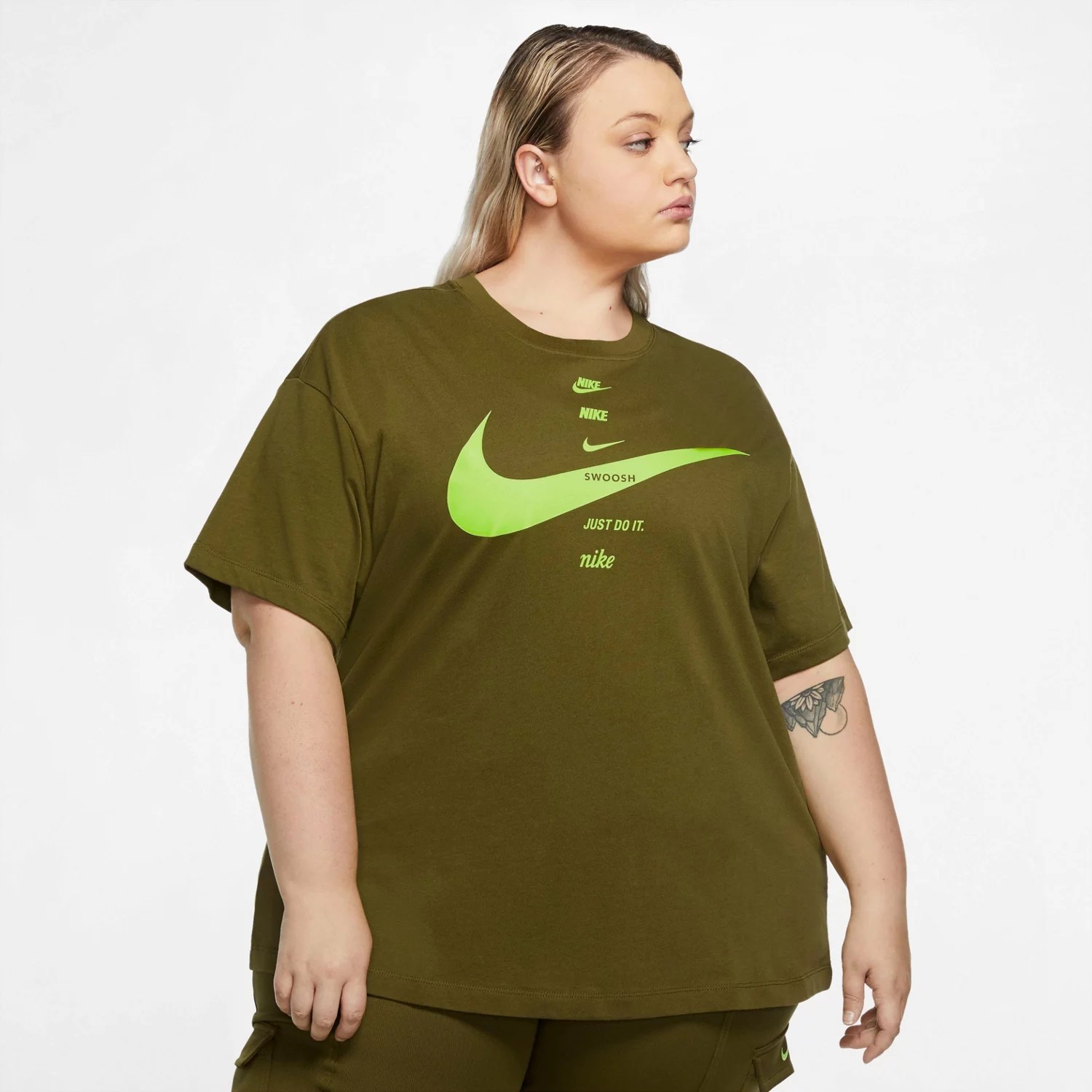 Nike Women's Sportswear Swoosh Plus Size Short Sleeve Tshirt Academy
