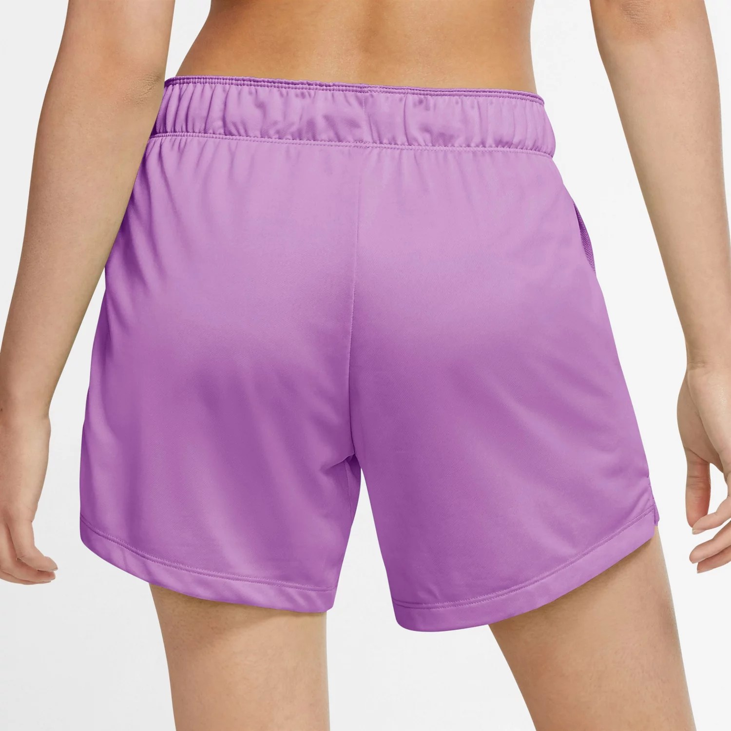 Nike Women's DriFIT Attack Training Shorts 5 in Academy