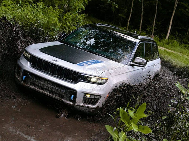 Jeep Cherokee vs. Grand Cherokee | Andy Mohr Chrysler Dodge Jeep Ram