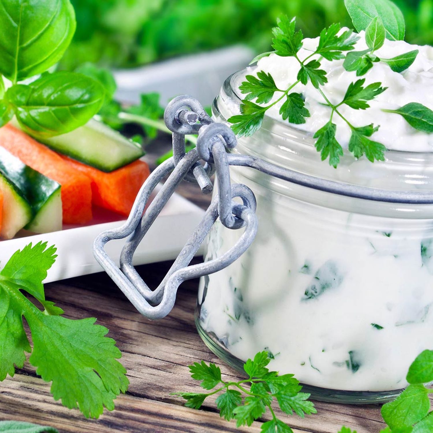 KorianderLimettenDip Rezept HOFER Rezeptwelt