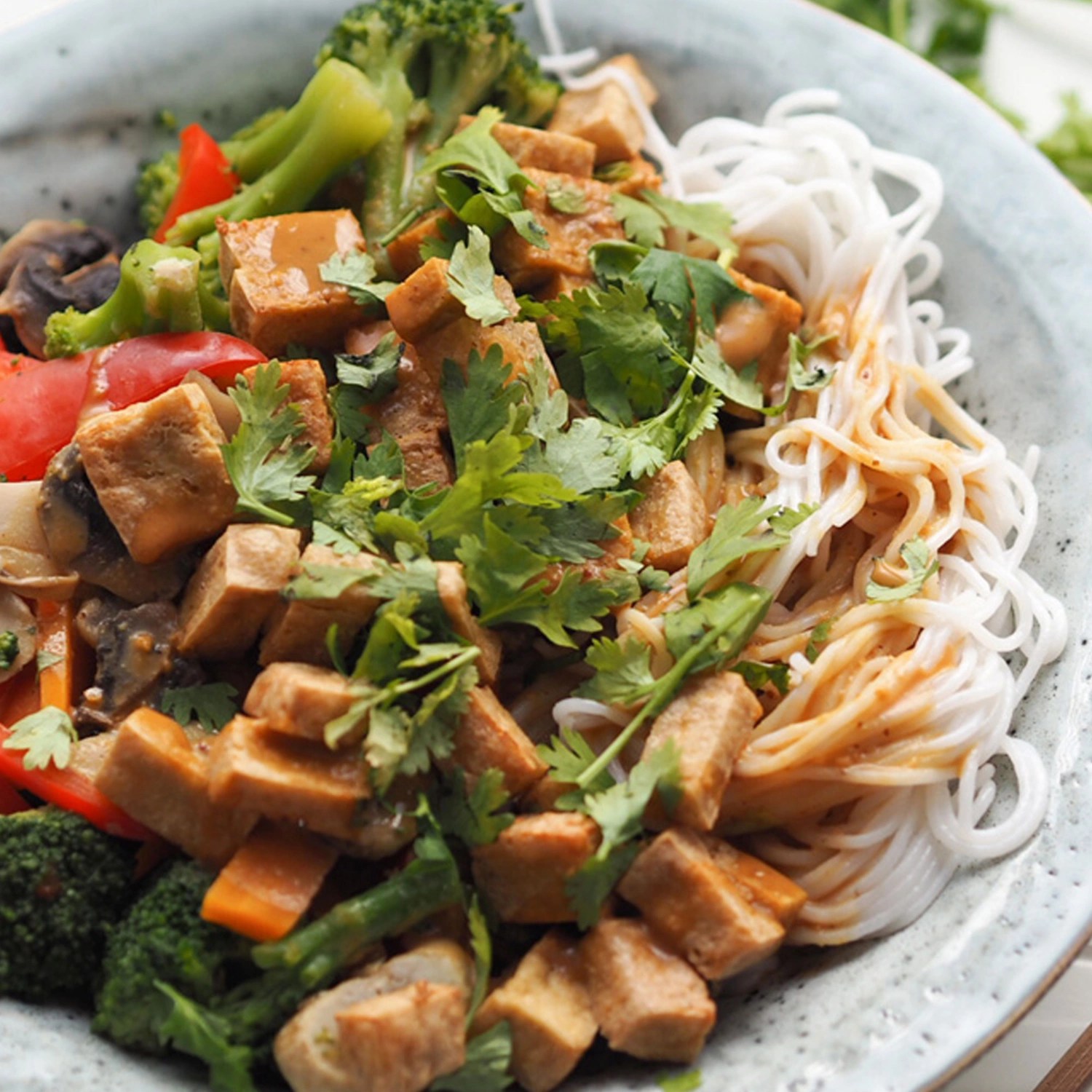 Baked Tofu Asian Style mit Erdnusssauce HOFER Rezeptwelt