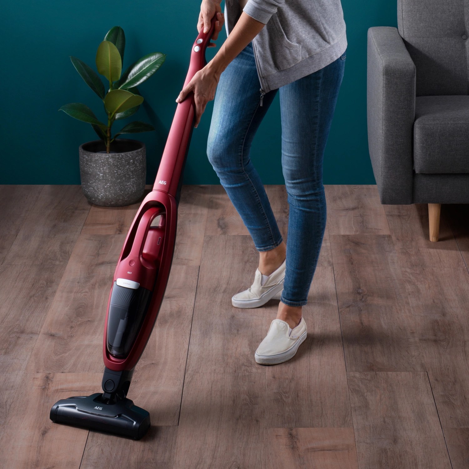 AEG 2in1 Power AkkuStaubsauger QX7ANIM HOFER