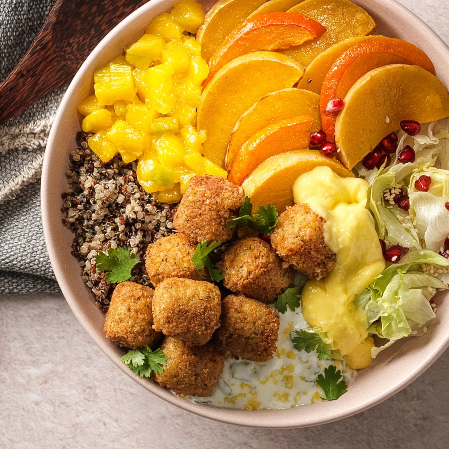 Orientalische BIOQuinoaBowl ALDI SUISSE Rezeptwelt