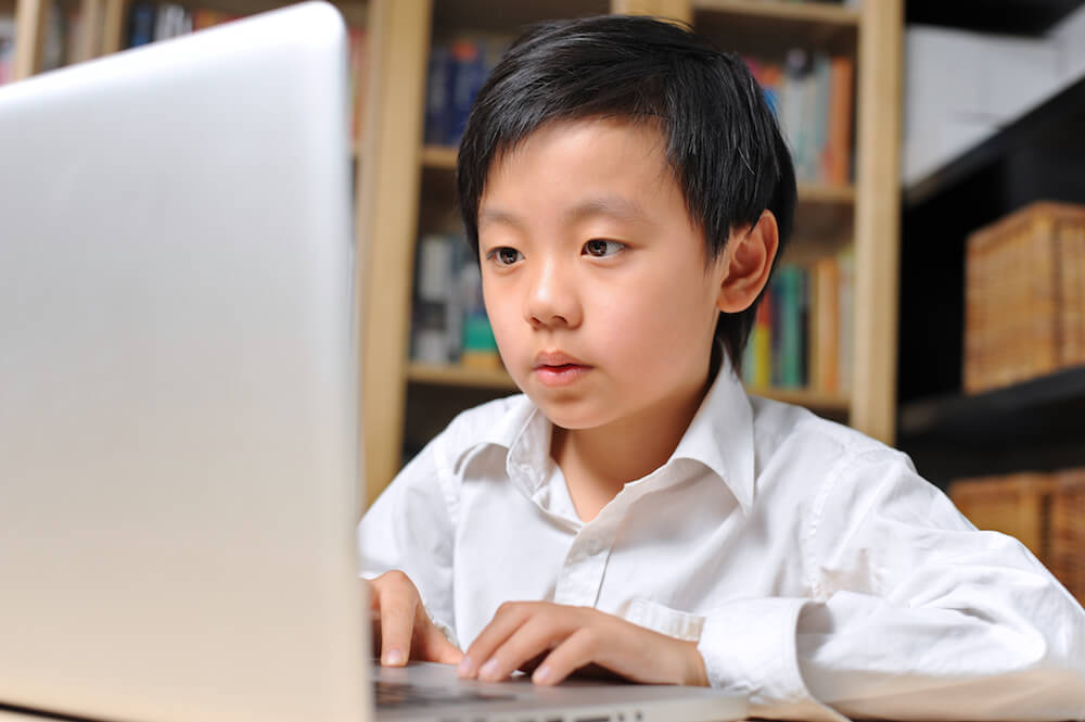 小学校プログラミング教育必修化？非理系の親ができること