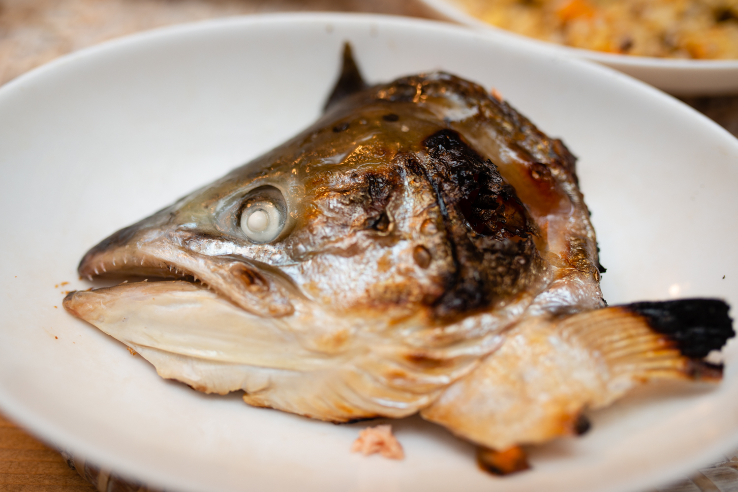 サーモン 頭 カシラ お頭焼き 焼き魚 大人の男性よ、楽しまないか？