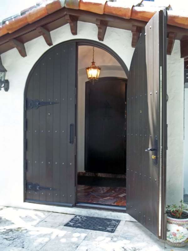 REDLANDS MAHOGANY PLANK DOORS. Sabana Windows