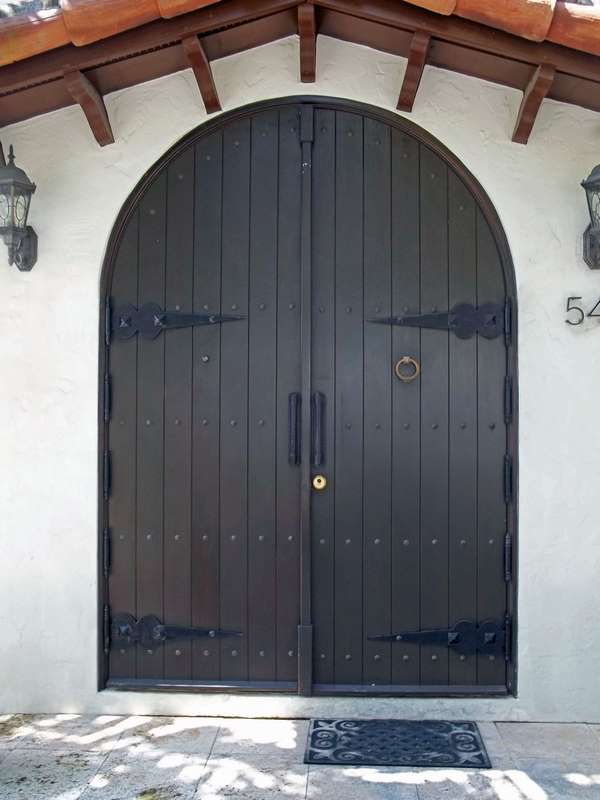 Redlands Mahogany Plank Doors Sabana Windows