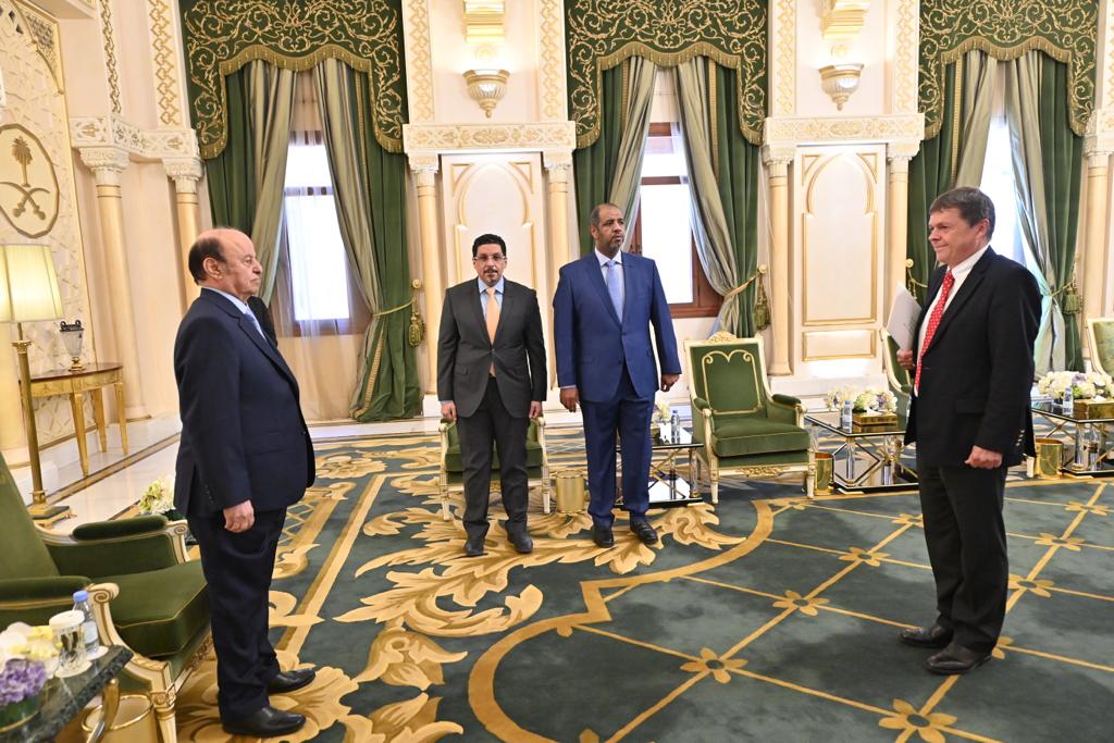 President Hadi receives credentials papers of newly appointed