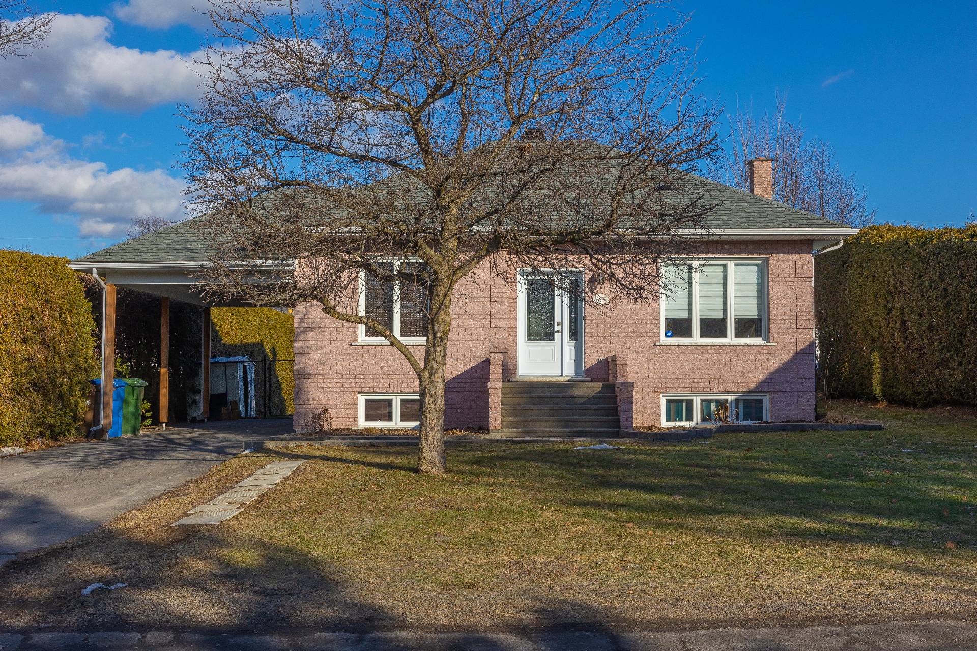 Maison de plainpied À vendre 164 Rue Spring, Cowansville