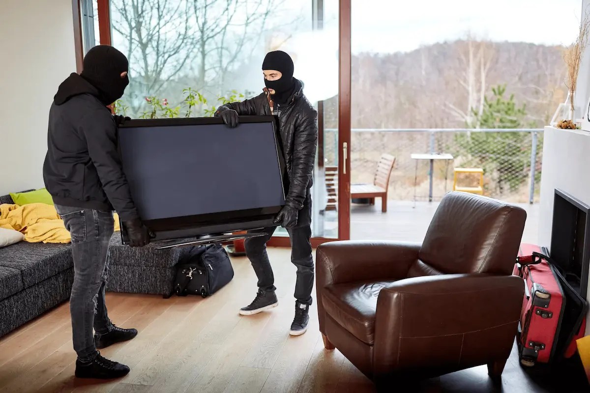 5 Steps to Prevent Theft at Your Vacation Rental Safely