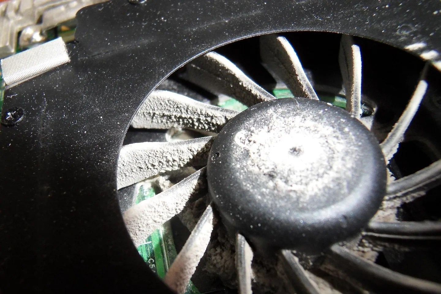 5 steps to silence a noisy laptop fan Safemode Computer Service
