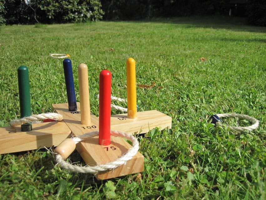 27 Best Outdoor Games for Seniors Picnic Games for the Elderly