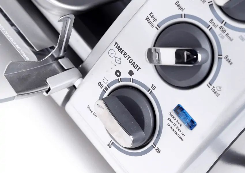 5 Best Toasters & Toaster Ovens for Seniors [2023 Reviews]