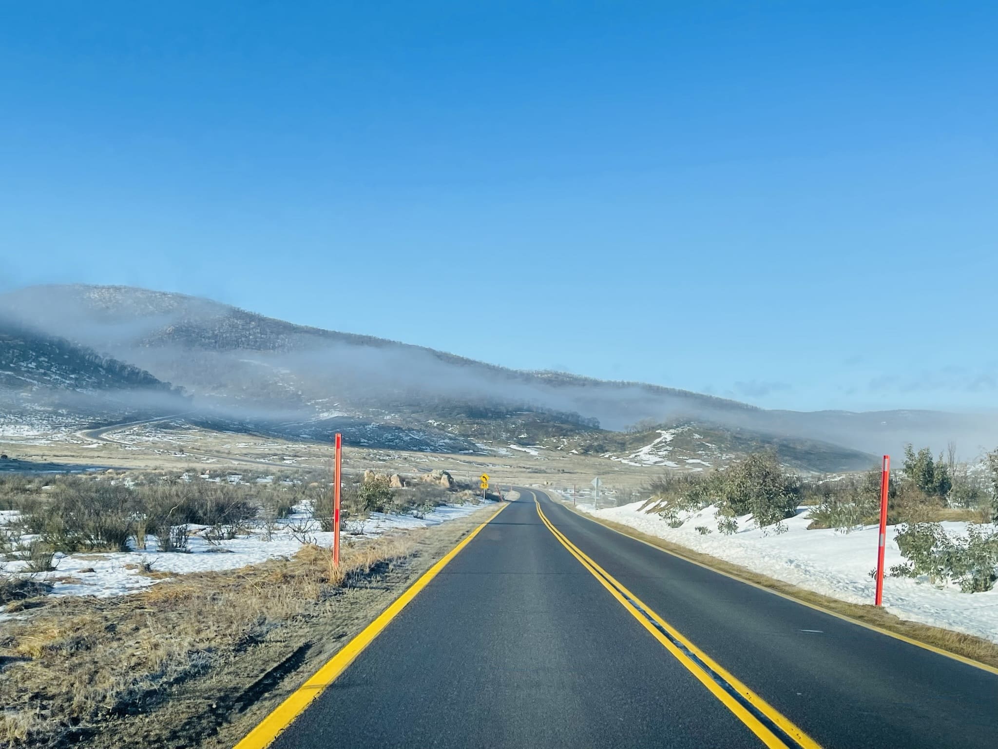 Safe System Snippet 230 Where is yellow road line marking used in