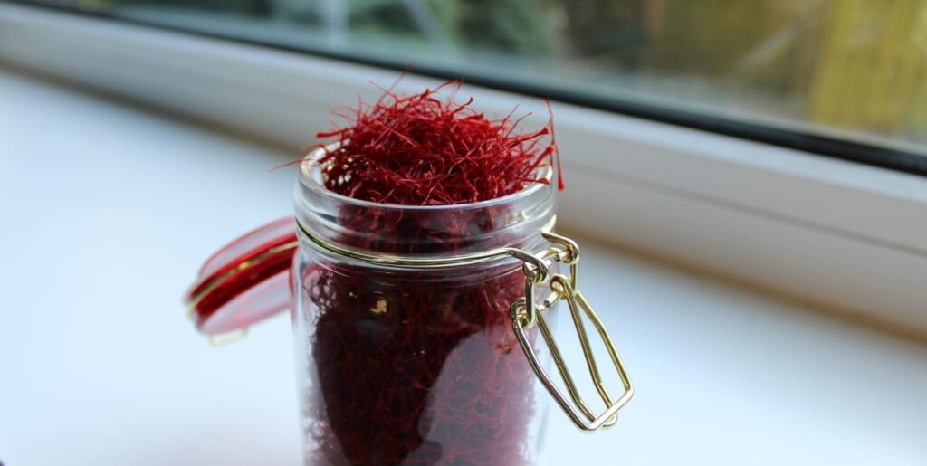 Saffron per kilo . the purchase price of saffron . prices in the