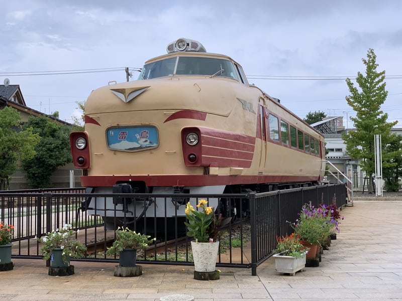 土居原ボンネット広場～クハ489-501～ボンネット型特急電車がある広場 | 国内観光情報 土居原ボンネット広場 小松市 489系電車クハ489-501 – 鉄道模型&鉄道情報 Sagamier.com