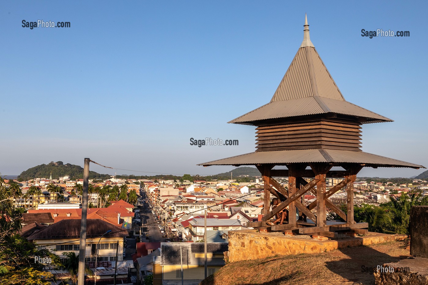 photo de FORT CEPEROU SUR LES HAUTEURS DE LA VILLE DE CAYENNE, GUYANE FRANCAISE, DEPARTEMENT