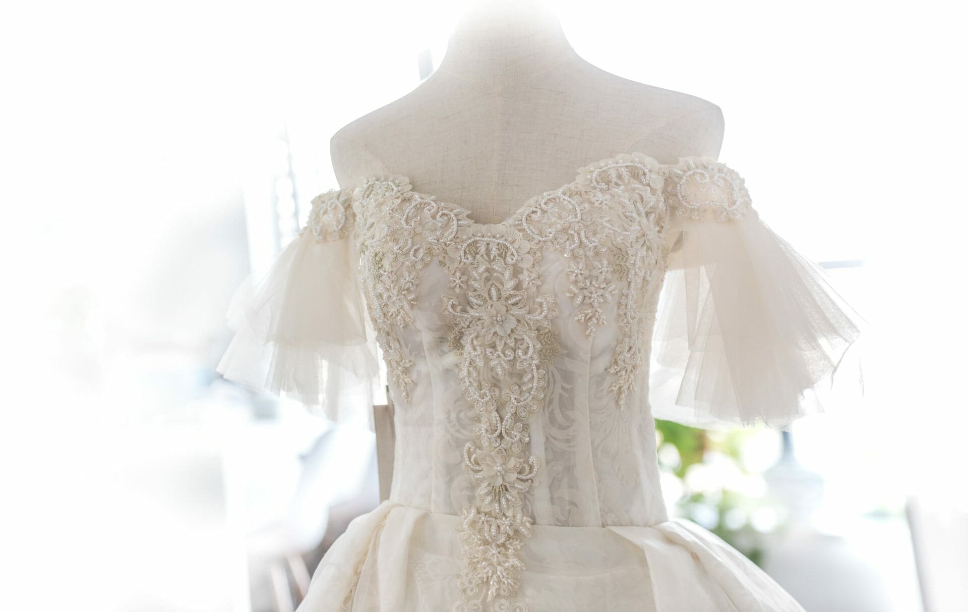 How much does dry cleaning a wedding dress cost?
