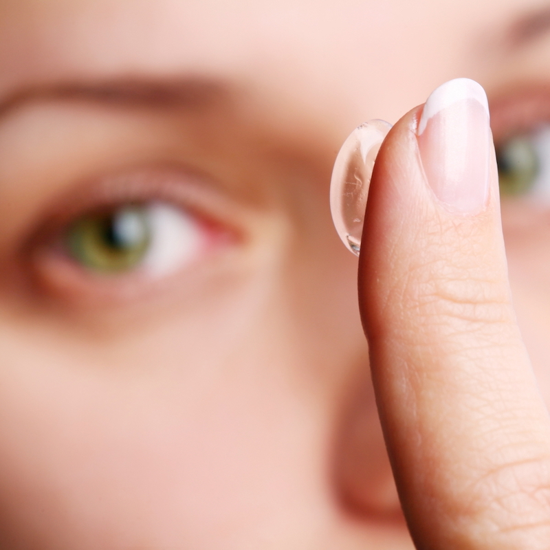 Colorchanging contact lens could enhance monitoring of eye disease