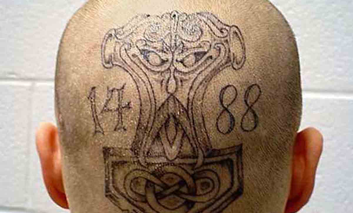 Pin em Kleine Tattoos (small tattoos ) by Westend Tattoo Wien O que significa a tatuagem do cifrão? Archives Saiba de Tudo