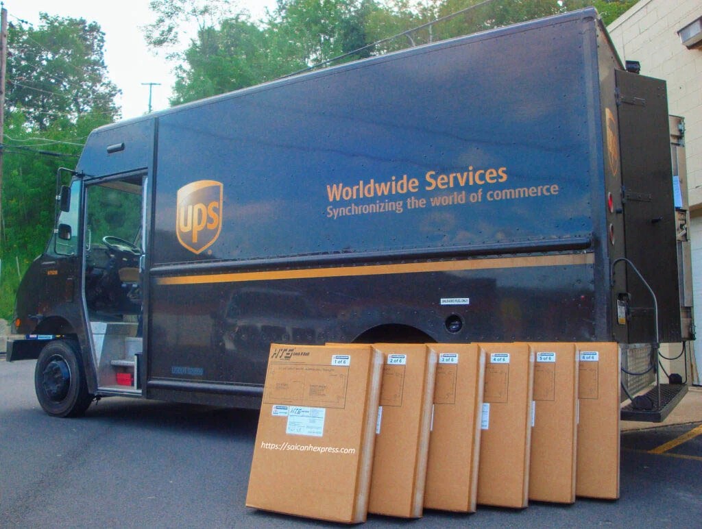 Các loại phụ phí của UPS Sải Cánh Express Công ty gửi hàng chuyển