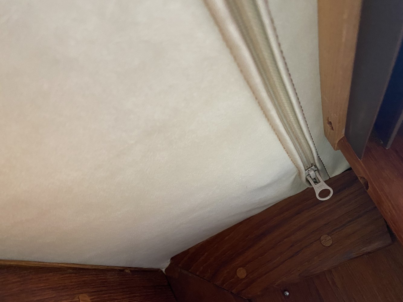 Replacing corroded zipper pulls