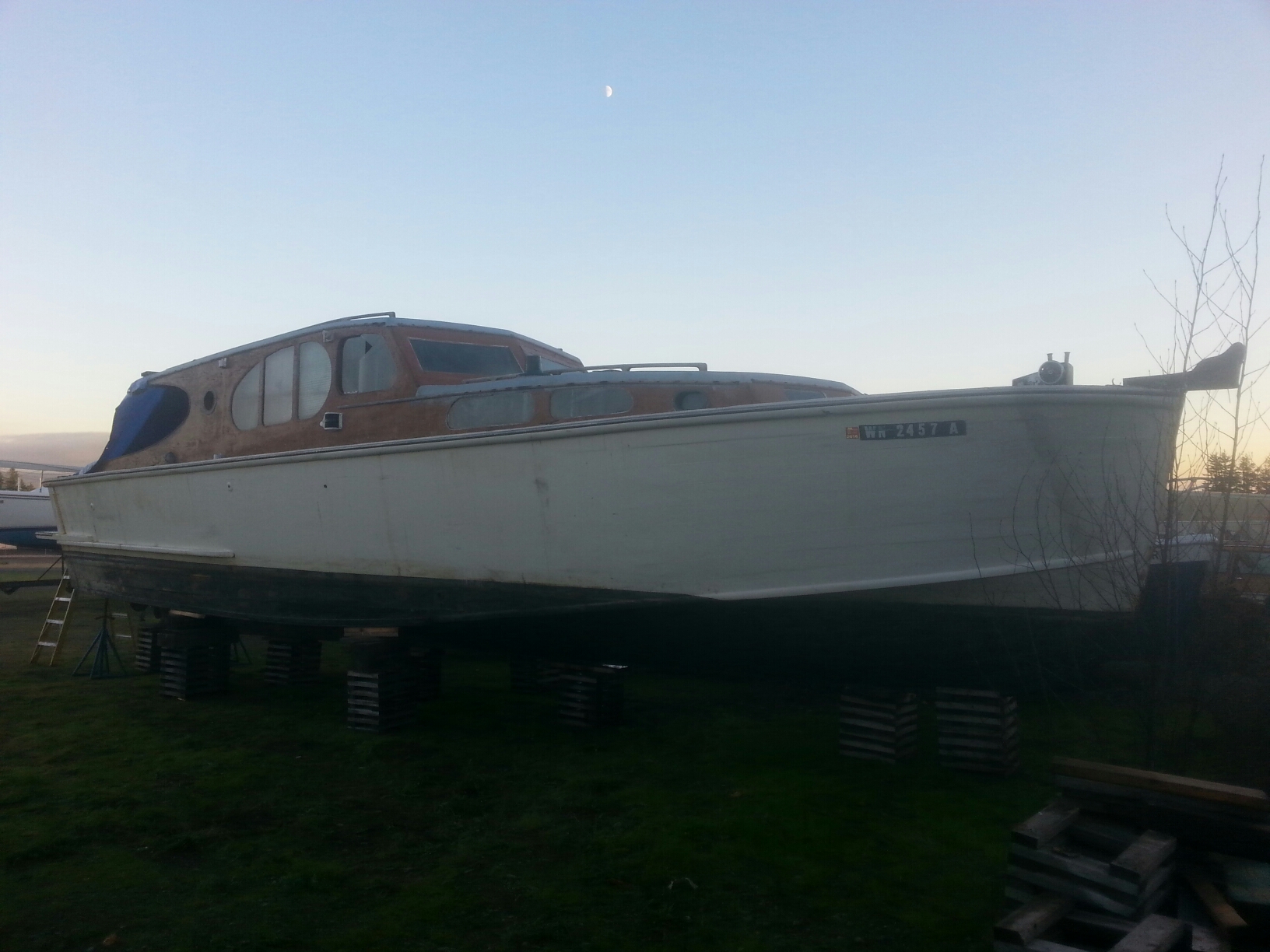 002 SAILBOAT WRECKING YARD