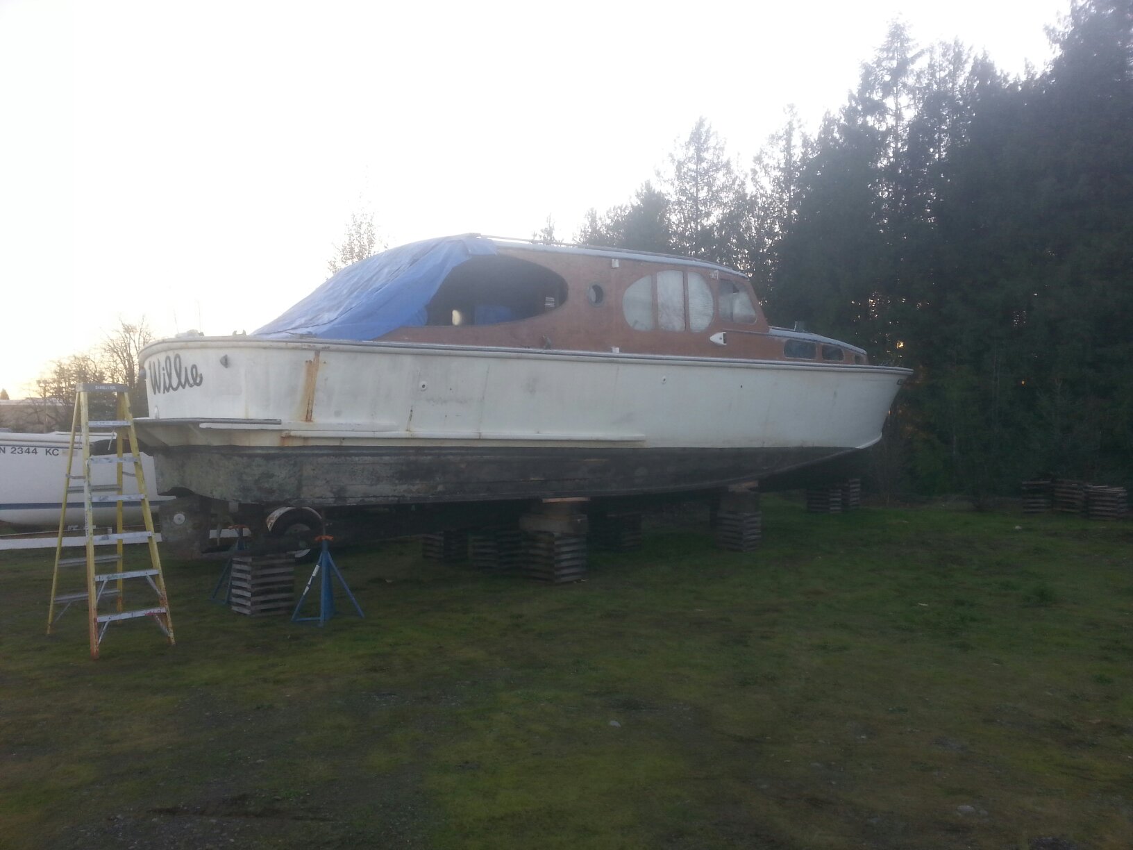 003 SAILBOAT WRECKING YARD