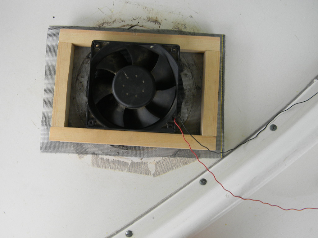 Sunfish inspection port drying fan