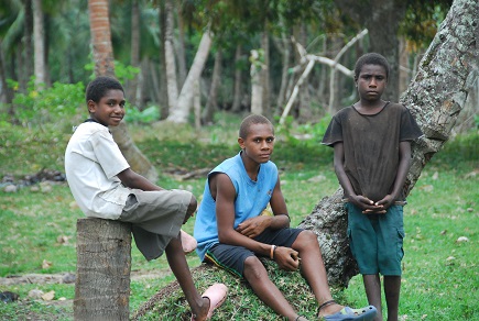 Guys hanging out – SV Raynad