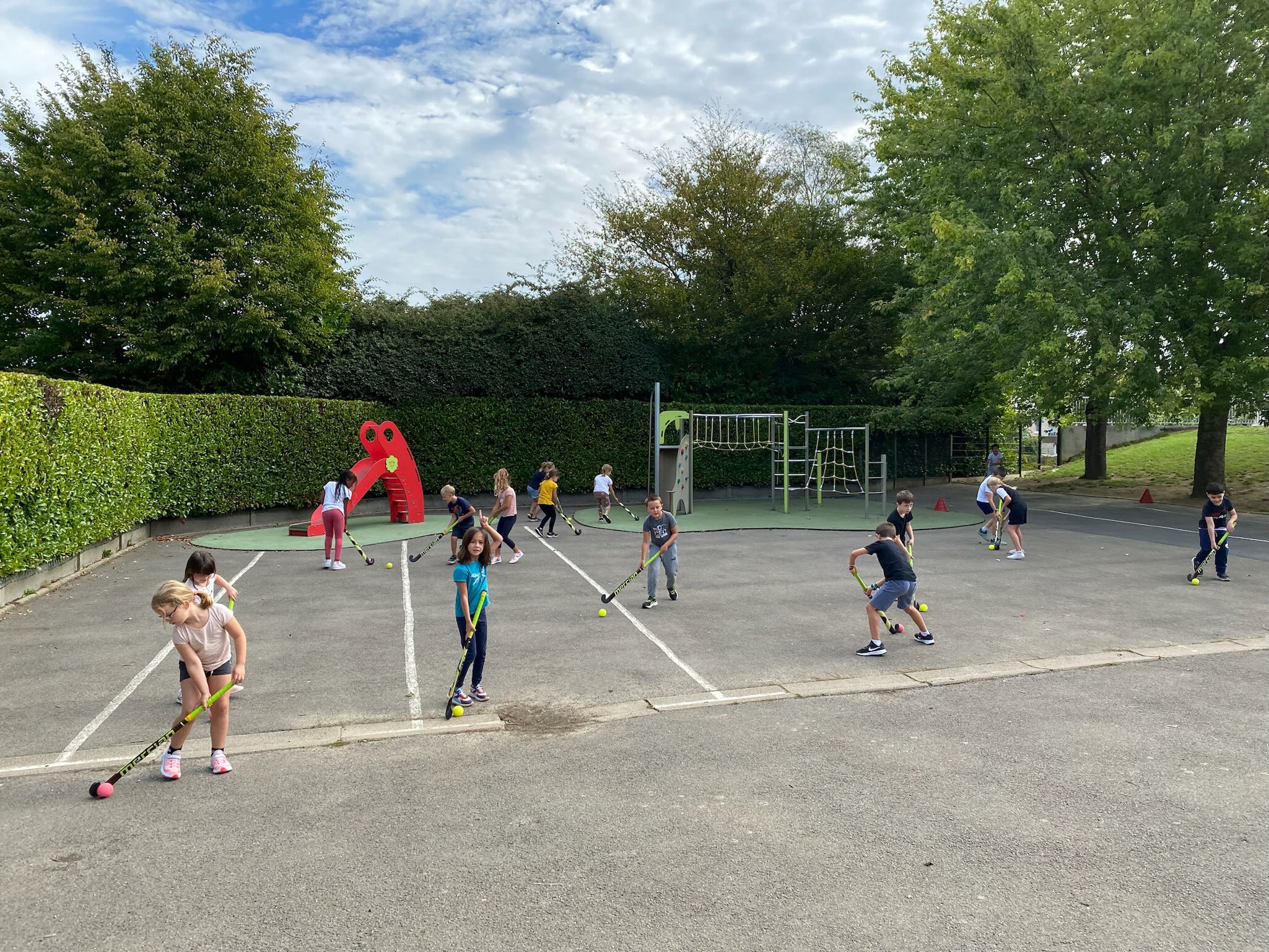 hockey en CE1 Ecole Privée SaintFrançois Caen